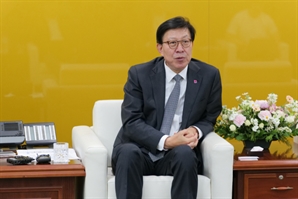 "강남 감각이 저출생 초래…광역비자로 노동력 부족 해결하자"