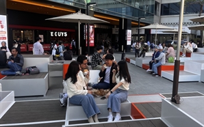 "기차는 안타요…먹고 쉬러가요" 커넥트플레이스 서울역점 가보니 [르포]