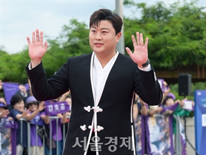 김호중은 왜 '17시간' 만에 나타났나…블랙박스 없고 매니저는 '거짓 자수'