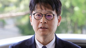[李 중앙지검장 첫 출근] 金 여사·文 사위 ‘동시 수사’ 속도전…"원칙대로" 강조