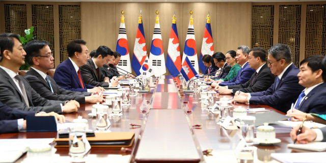 윤석열 대통령이 16일 서울 용산 대통령실 청사에서 열린 한·캄보디아 정상회담에서 발언하고 있다. 연합뉴스