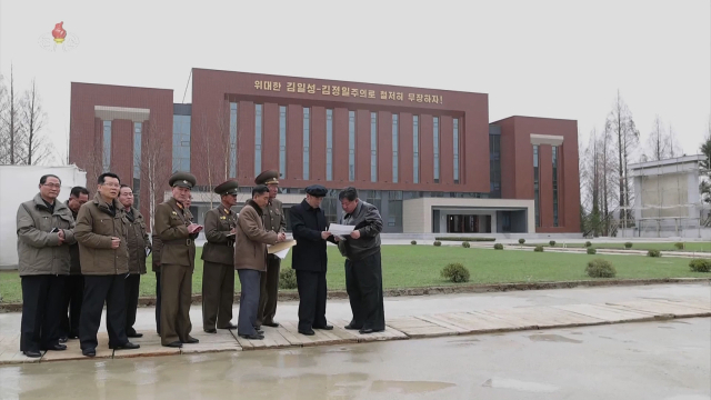 푸틴, 정말 내일 북한 가나…김정은, 노동당 간부학교에 레닌 초상화 설치