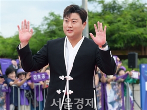 경찰, 방문한 유흥주점 압수수색 집행…국과수 '음주 정황' 감정도 나와