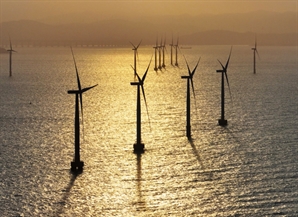 "금리·물가 뛰는데 전기요금만 제자리"…사업 줄이는 유럽 재생에너지 기업들
