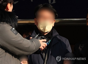 檢, 이재명 습격범에 20년 구형… "정치테러와 비교해도 비난 가능성 높아"