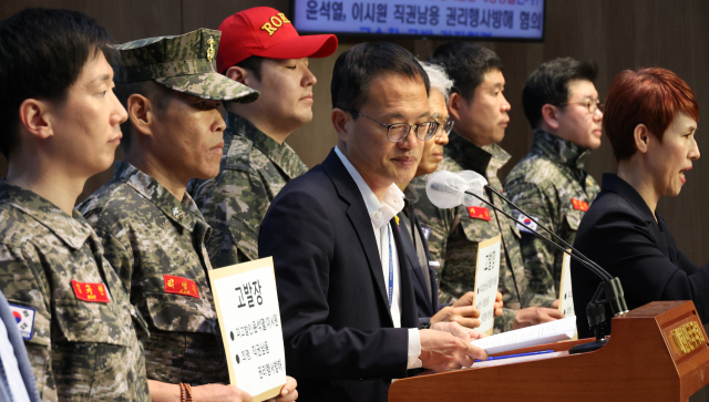 박주민 더불어민주당 의원(사진 가운데). 연합뉴스