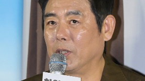성동일, 위트 넘치는 소감 [SE★포토]