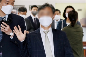 ‘버닝썬 경찰총장’ 윤규근 갑질 의혹 무혐의… 시민단체 무고죄 고소