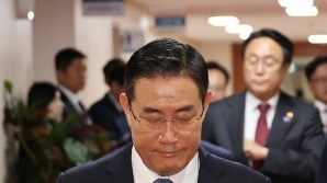신원식 장관 ‘'수류탄 폭발 사망’ 훈련병 조문…“소대장 쾌유 기원”