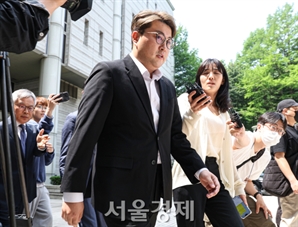 김호중, 팬들의 응원 받으며 법원 출석 [SE★포토]