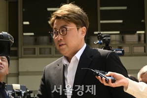 굳은 표정으로 법원 출석하는 김호중 [SE★포토]