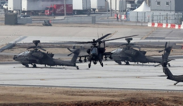 ‘한번 붙어보자’…美원조 아파치 ‘AH-64’ vs 한국형 아파치 ‘LAH’[이현호 기자의 밀리터리!톡]