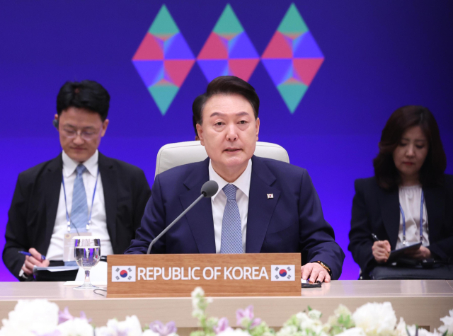 尹 '굳건한 3국협력으로 외연 확장 기대…글로벌 과제 함께 대응'