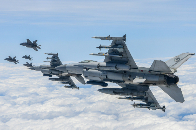 27일 공군 F-35A·KF-16 편대가 공격 편대군 비행 훈련 및 타격 훈련을 실시하고 있다. 사진 제공=공군