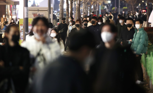 홍대·연남·상수는 '잘파' 성지…미술관·웹툰 소비 즐겨