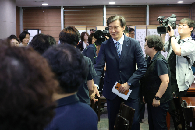 조국 “나도 종부세 내지만…전면개정 접근 안돼”