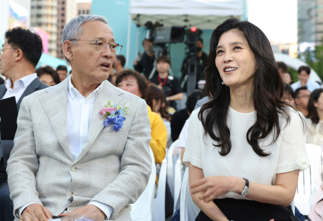 ‘코리아뷰티페스티벌 개막’ 유인촌 “K뷰티로 거대 팬덤 형성…외래관광객 2000만 핵심 콘텐츠될 것”