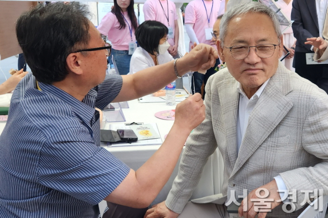 ‘코리아뷰티페스티벌 개막’ 유인촌 “K뷰티로 거대 팬덤 형성…외래관광객 2000만 핵심 콘텐츠될 것”