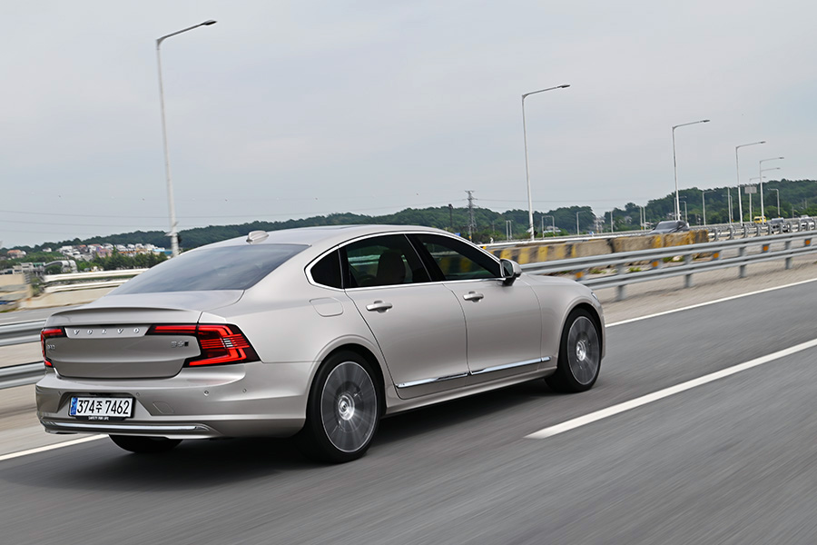 볼보 S90 B6 AWD 얼티메이트. 김학수 기자