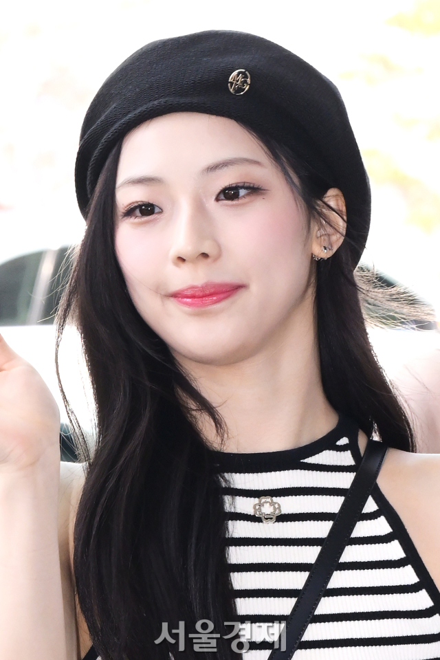 그룹 베이비몬스터(BABYMONSTER) 루카가 6일 오후 아시아 팬미팅 투어 공연 참석 차 인천국제공항 제2여객터미널을 통해 인도네시아 자카르타로 출국하고 있다. 김규빈 기자 2024.06.06