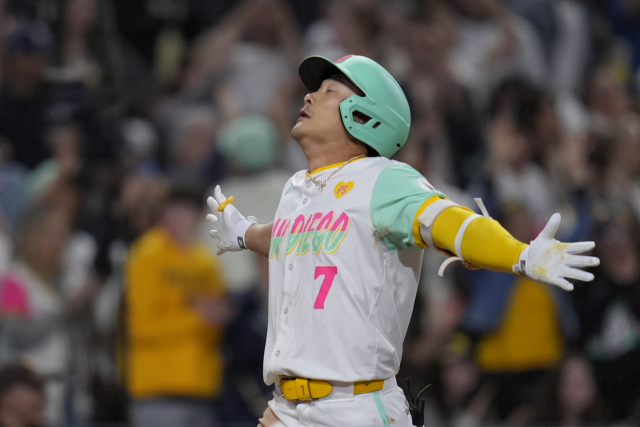 김하성이 MLB 애리조나 다이아몬드백스와의 홈경기에서 시즌 8호 홈런을 터뜨렸다. AFP연합뉴스