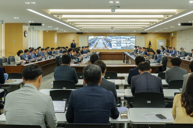 10일 LH 진주 본사에서 열린 ‘공공주택 공급 촉진 점검회의’ 모습. 사진 제공=LH