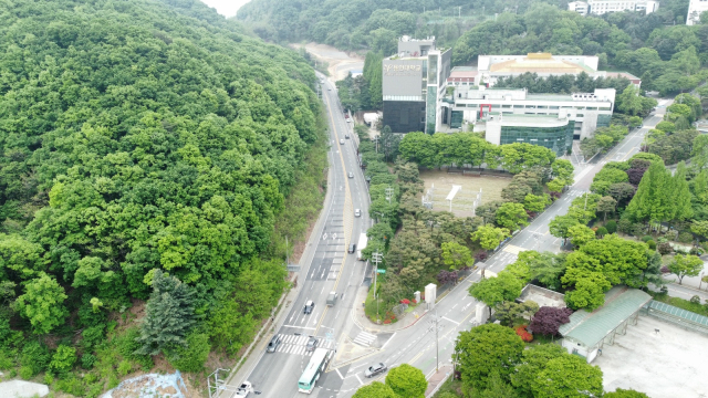 용인대정문삼거리 직진차로 공사 전. 사진 제공 = 용인시