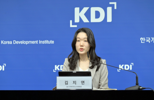 KDI “경직적 연공서열제…중장년층 경력단절 부추겼다”