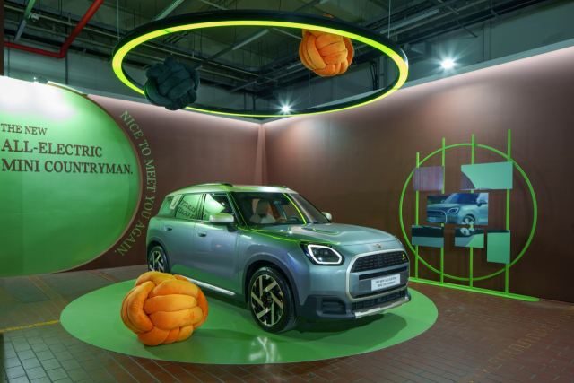 미니코리아가 13일 3세대 완전변경 모델인 뉴 미니 컨트리맨의 가솔린 모델을 국내에 공식 출시했다. 사진 제공=미니코리아