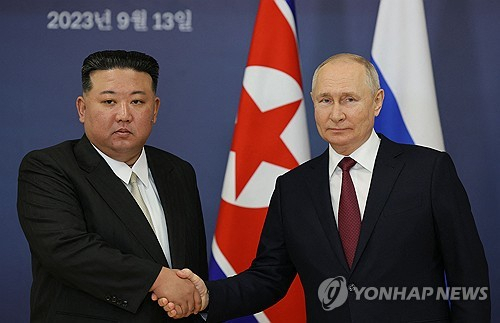 [속보] 러 '푸틴, 김정은과 비공식 대화…민감사안 논의할 것'