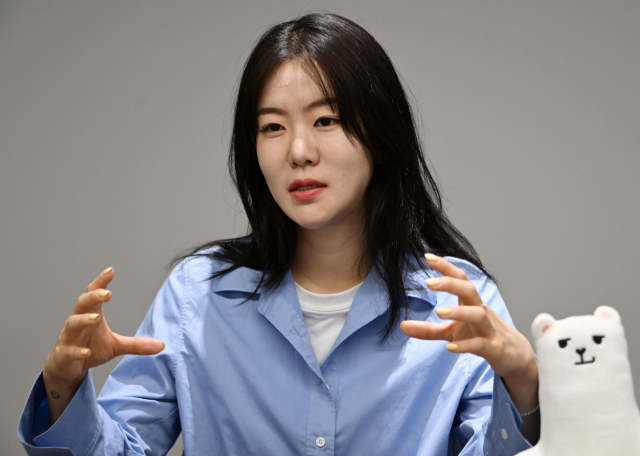 이수지 띵스플로우 대표가 서울 성동구 본사에서 진행된 인터뷰에서 해외 진출 계획을 설명하고 있다. 성형주 기자
