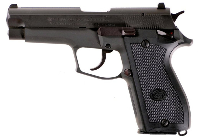 SNT모티브에서 만든 최초의 국산 9mm 자동권총 K5. 사진 제공=Public Domain