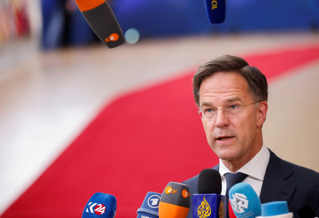 나토 수장에 네덜란드 총리 사실상 확정…경쟁자 사퇴