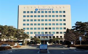 “많이 사랑해”…동성 제자와 부적절 관계 지속한 교사, 직위 해제키로