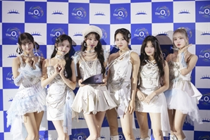 아이브, '英 O2 아레나'서 기념패 수여→남미투어 시작