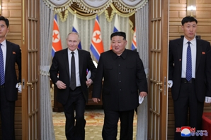 北, 美 우크라 지원 비난…러시아 지원 군불때기