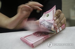 아동 8200만명에 무상 급식 예정된 인니, 재정악화 우려 커지자 결국…