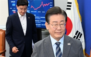 李, 연임 향해 대표직 사퇴…민주 '또대명 전대' 스타트