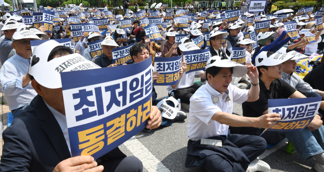 “소상공인 무너지면 1000만 명 일자리 잃어…최저임금 제도 개선 필요”