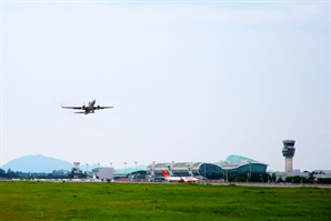 여름 성수기 전인데 벌써 작년 총 탑승객 넘어선 무안국제공항…하늘길 '활짝'