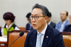 복지2차관 "2000명 증원 전 의료계 집단행동 예측해"