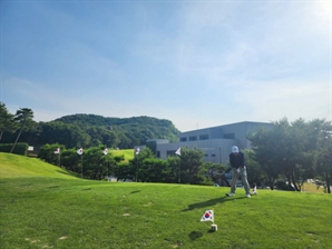 동여주CC ‘태극기 이벤트’…파3홀 ‘온그린·버디’ 도전[필드 소식]