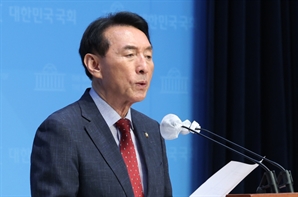 국회 외통위원장 후보에 김석기 선출…안철수 고배