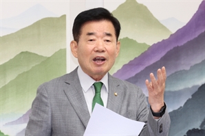 김진표 “尹, 이태원 참사 조작 가능성 제기…극우 유튜버 음모론 얘기해”