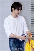 라이즈 성찬, 착한 얼굴에 그렇지 못한 근육 [SE★포토]