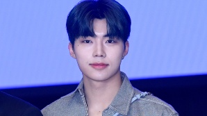 제로베이스원 박건욱, 제로즈를 유심히 지켜보는 박건욱 [SE★포토]