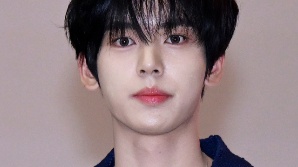 제로베이스원 한유진, 제로즈를 위한 장미 목걸이 [SE★포토]