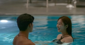 우리나라 유명 호텔 19禁 수영장 등장에 '발칵' 무슨 일?