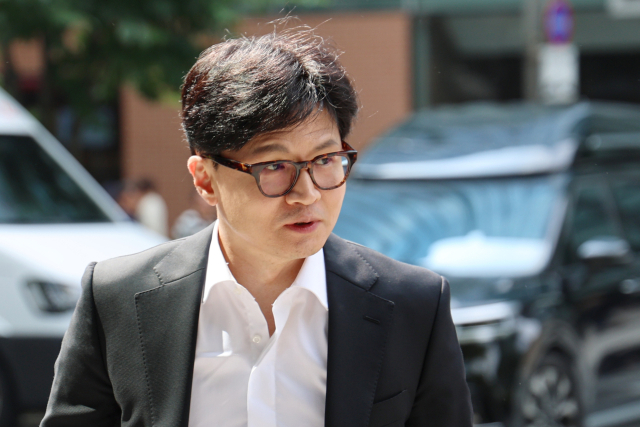 韓 “자해정치하나” 元 “민주당 당원인가”…與 전대 난타전 가열