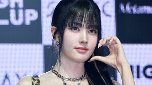 스테이씨 윤, 공주님의 볼 하트 [SE★포토]